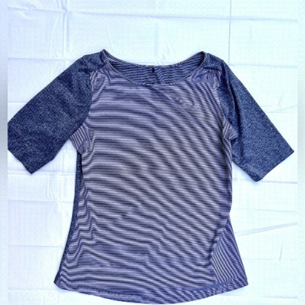 Prana women's blue white striped print stretch short-sleeved t-shirt Sz S